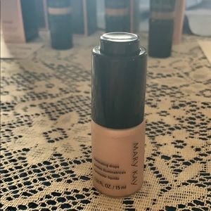 Mary Kay illuminating drops - silver sands
